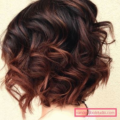 baloyazh su capelli scuri medi