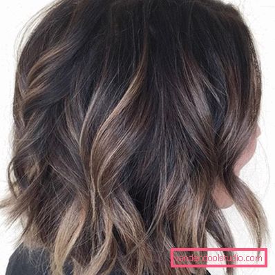 baloyazh su capelli scuri medi