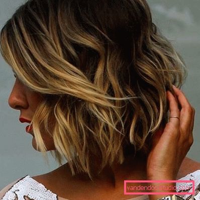 baloyazh su capelli scuri medi