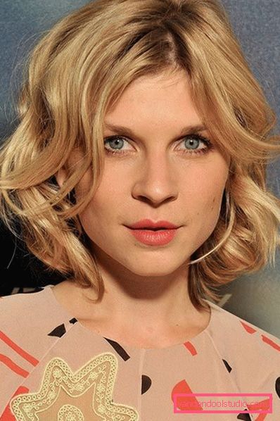 Bob quad su capelli ricci