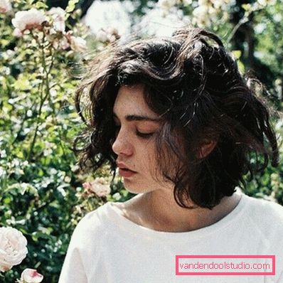 Bob quad su capelli ricci