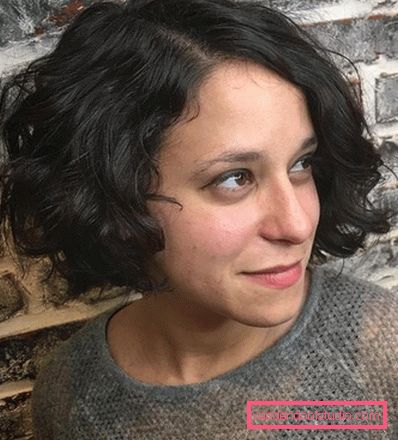 Bob quad su capelli ricci