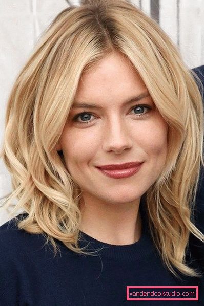 Bob quad su capelli ricci