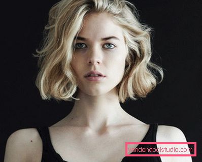 Bob quad su capelli ricci