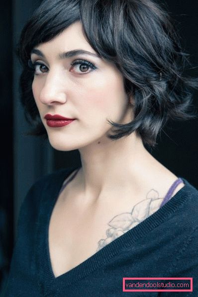 Bob quad su capelli ricci