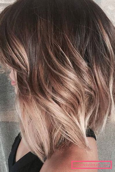 Caramella di lana graduata su capelli di media lunghezza