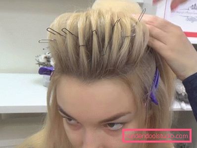 Come fare costole nei capelli (per ballare, dalla corrugazione)