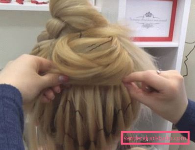 Come fare costole nei capelli (per ballare, dalla corrugazione)