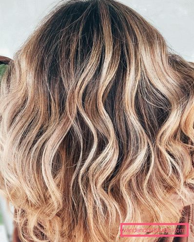 Evidenziazione della California per i capelli biondi