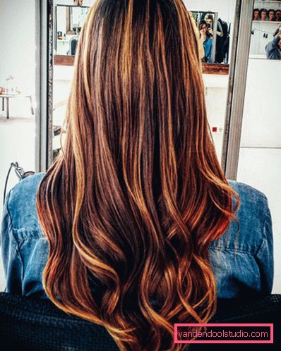 Evidenziazione californiana su capelli scuri