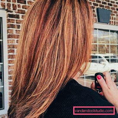 Evidenziazione californiana su capelli scuri