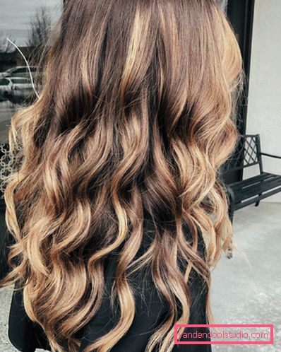 Evidenziazione californiana su capelli scuri