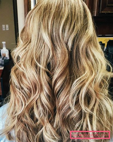 Evidenziazione della California per i capelli biondi