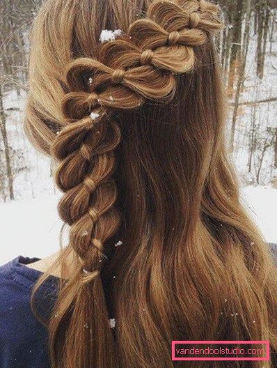 Idee per tessere trecce traforate per capelli lunghi