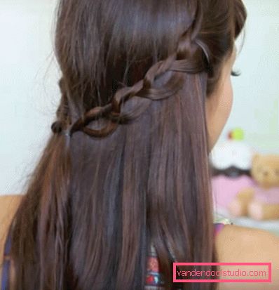 Idee per tessere trecce traforate per capelli lunghi