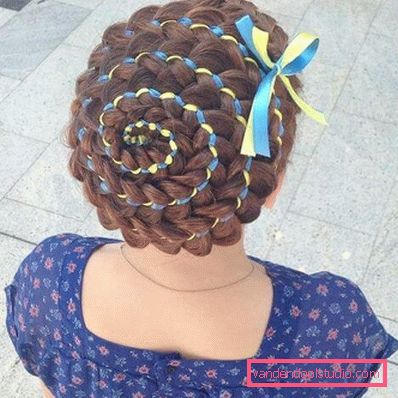 Trecce con nastri
