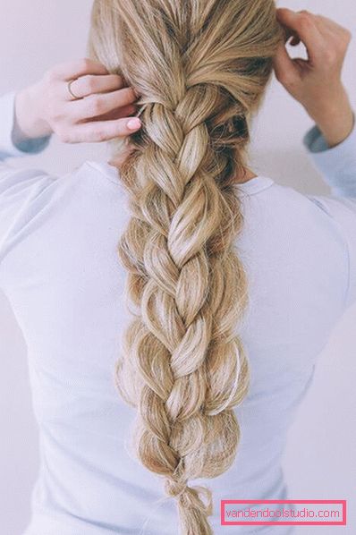 Treccia rigogliosa di quattro fili per capelli lunghi