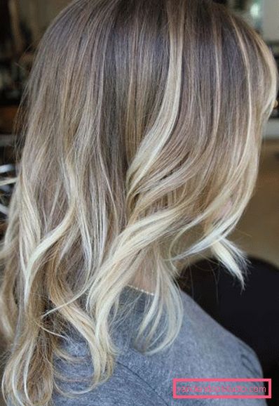 Shatush su capelli castano chiaro di media lunghezza