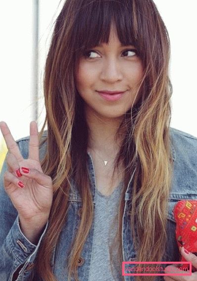 Shatush Su capelli scuri con la frangia