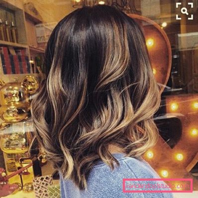 Capelli scuri di media lunghezza Shatush è molto elegante
