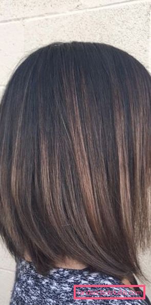 Shatush su capelli anche scuri di media lunghezza