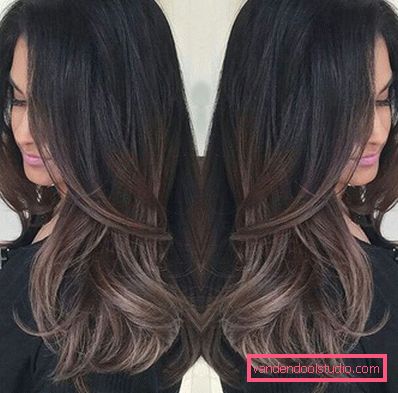Shatush su capelli lunghi scuri.