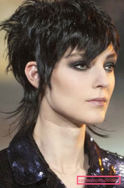 Taglio di capelli femminile gavrosh a forma quadrata