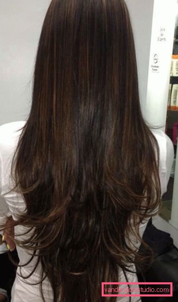 Taglio di capelli coda di volpe con graduazione alle punte