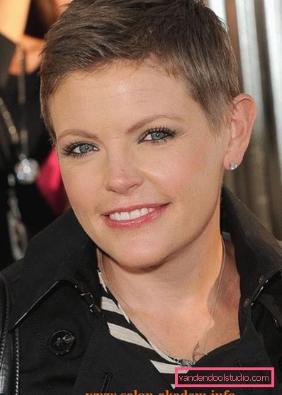 taglio di capelli pixie per viso tondo