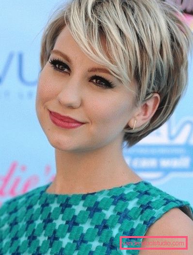 taglio di capelli pixie per viso tondo