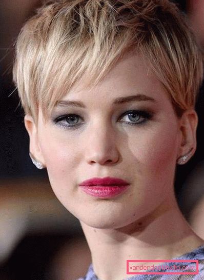 taglio di capelli pixie per viso tondo