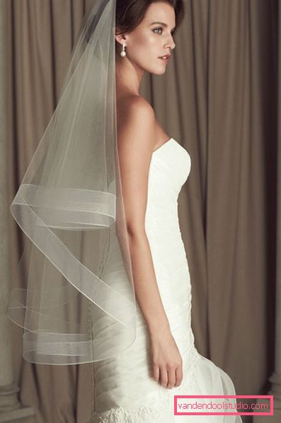 Acconciature da sposa per capelli medi con un velo per bambine dalla forma triangolare