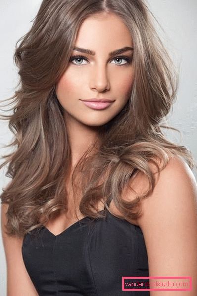 Taglio di capelli lunghi italiani