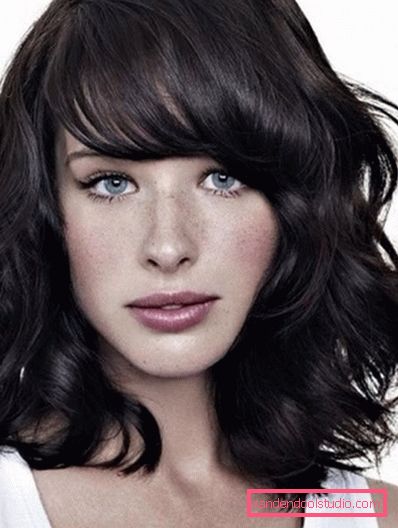 Taglio di capelli femminile italiano