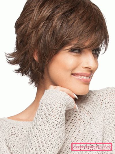 Taglio di capelli italiano per capelli corti