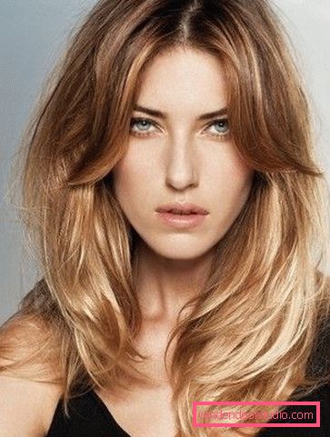 taglio di capelli femminile con frangia