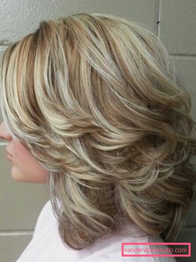 Taglio di capelli Rhapsody per capelli medi
