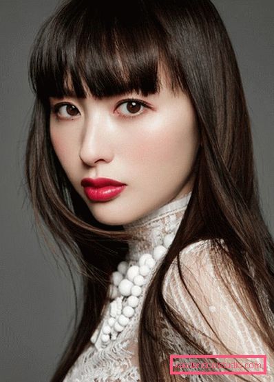 Taglio di capelli per donne per il tipo di volto asiatico