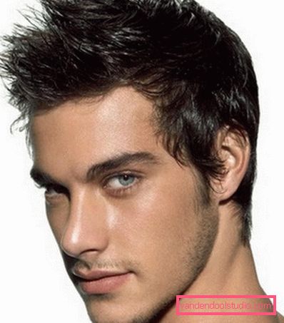 Acconciature da uomo per la faccia triangolare