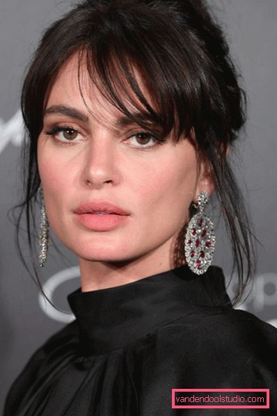Acconciature da donna per una faccia rettangolare