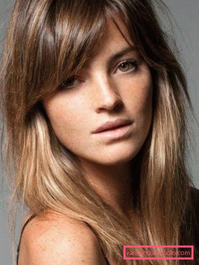 Acconciature da donna per una faccia rettangolare