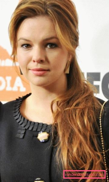 Acconciature da donna per capelli lunghi per viso tondo
