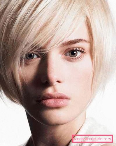 Acconciature da donna per capelli medi per un viso tondo