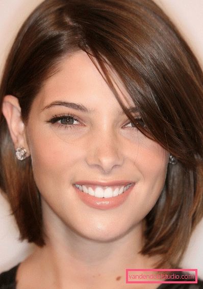 Acconciature da donna per capelli medi per un viso tondo