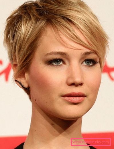 Tagli di capelli da donna per un tipo di faccia quadrata