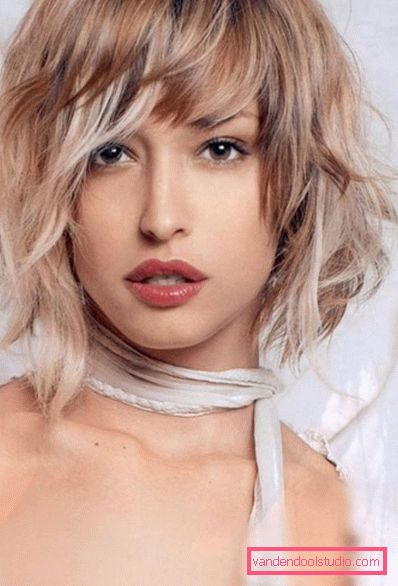 Tagli di capelli da donna per un tipo di faccia quadrata