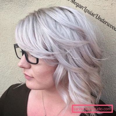 Tagli di capelli da donna per un tipo di faccia quadrata