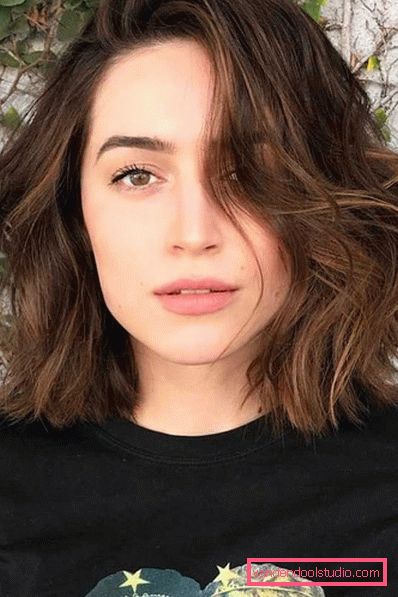 Tagli di capelli da donna per un tipo di faccia quadrata