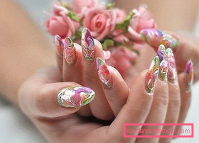 mani con manicure a colori mani con manicure a colori