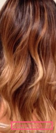 tintura di balayazh su capelli lunghi Balayazh: tecnica delicata per colorare i capelli